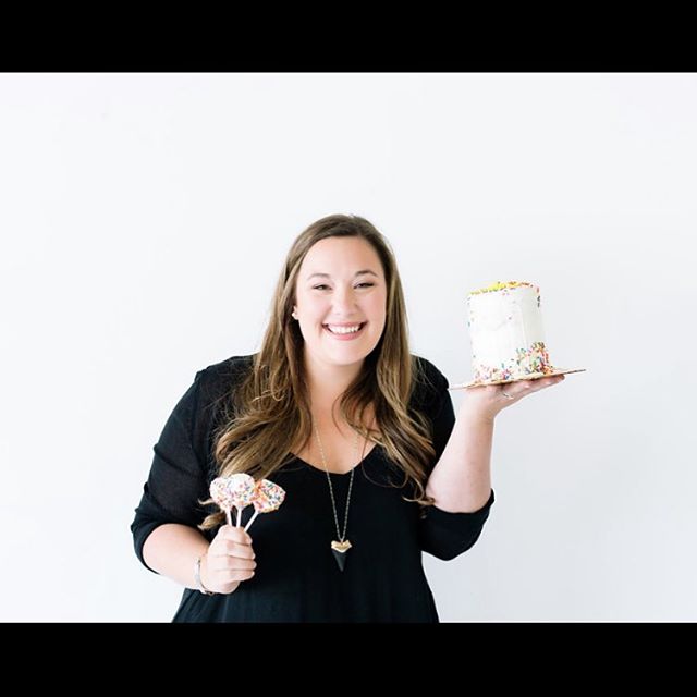 Happy Friday!! Hope your day has a been as beautiful as the weather! Remember to place your #valentinesday order this weekend!! And a BIG thank you to all the love, support, and advice sent to me the other day!!! I’m so thankful for such an amazing community of women around me!! #alleycakes #beachesdessertplace #madefromscratch #madewithlove #communitysupport #livingmypassion